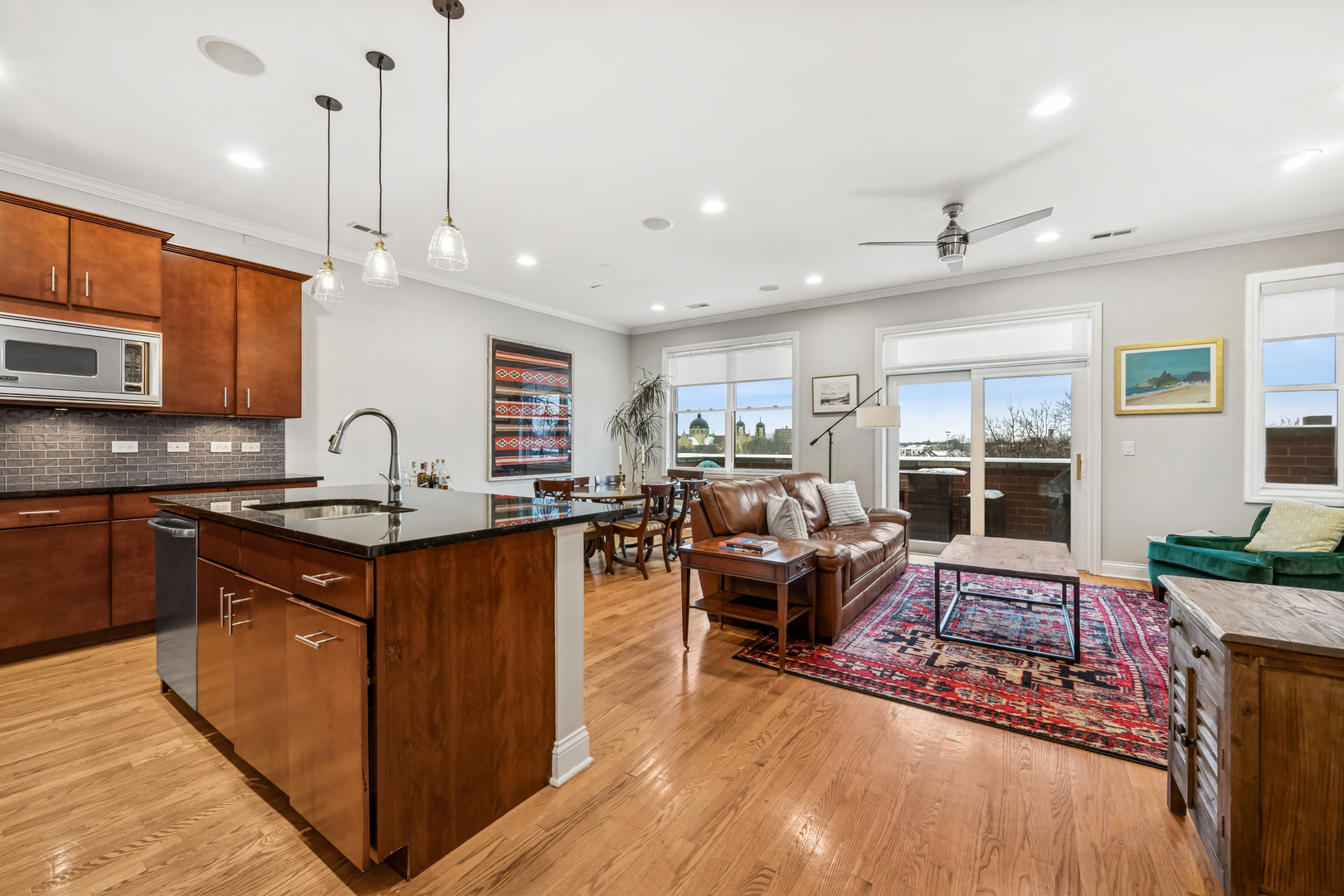 4743 N CLARK Street 4S