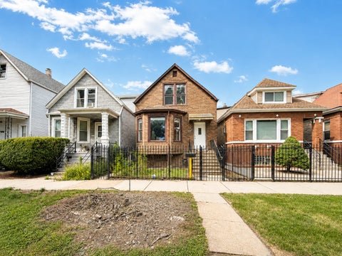Tiny photo for 4637 W Mclean Avenue, Chicago, IL 60639 (MLS # 12756092)