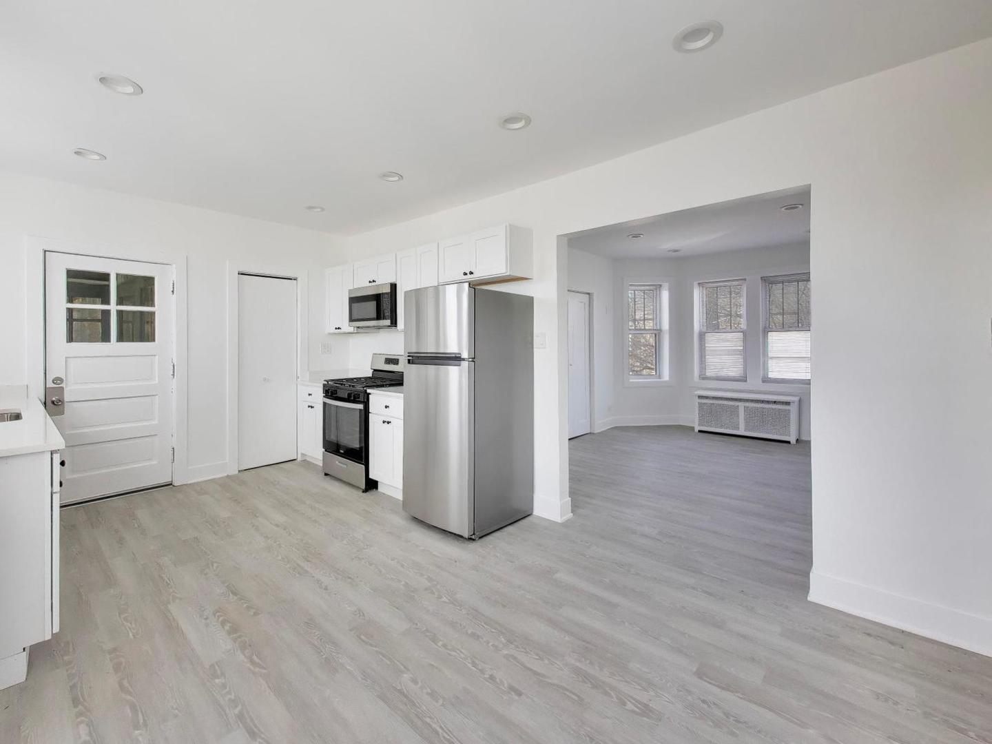 7425 N Campbell Avenue 3