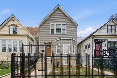 4706 W Berenice Avenue Chicago IL 60641