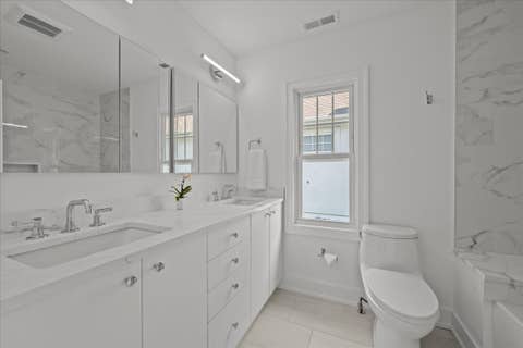 Tiny photo for 704 Roger Avenue, Kenilworth, IL 60043 (MLS # 12725428)