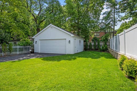 Tiny photo for 704 Roger Avenue, Kenilworth, IL 60043 (MLS # 12725428)