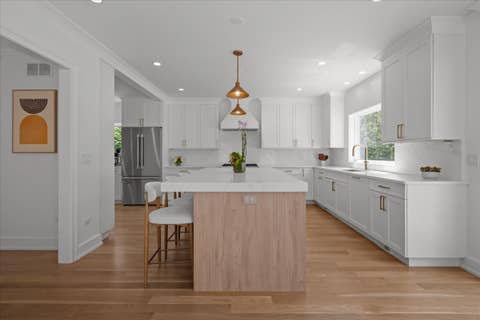 Tiny photo for 704 Roger Avenue, Kenilworth, IL 60043 (MLS # 12725428)