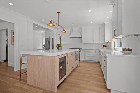 Tiny photo for 704 Roger Avenue, Kenilworth, IL 60043 (MLS # 12725428)