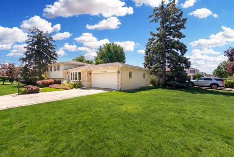 Tiny photo for 1469 Webster Lane, Des Plaines, IL 60018 (MLS # 12690090)