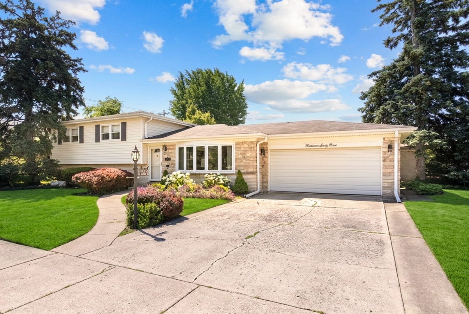 1469 Webster Lane