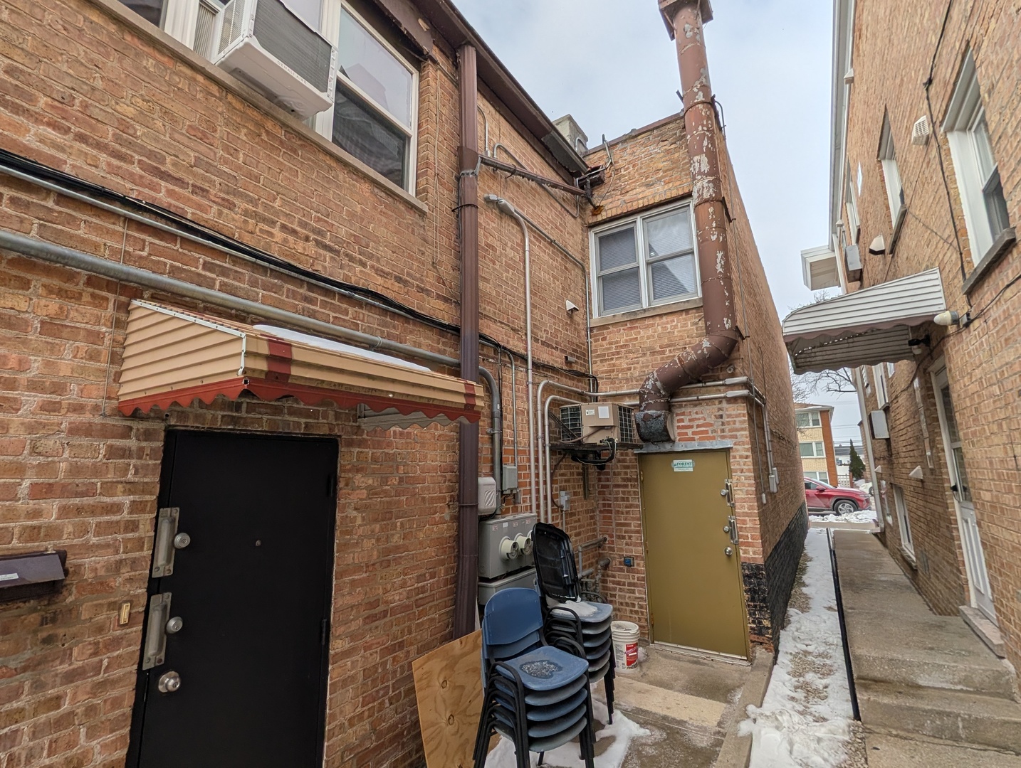 7817 W Belmont Avenue