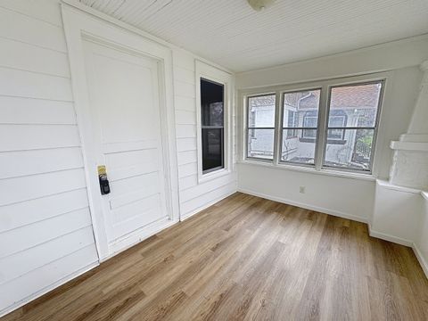 Tiny photo for 2416 Farnam Street, Davenport, IA 52803 (MLS # 12614808)