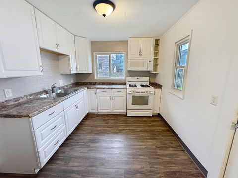 Tiny photo for 2416 Farnam Street, Davenport, IA 52803 (MLS # 12614808)