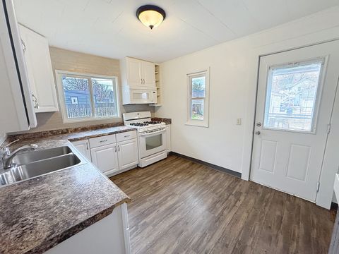 Tiny photo for 2416 Farnam Street, Davenport, IA 52803 (MLS # 12614808)