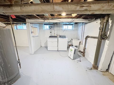 Tiny photo for 2416 Farnam Street, Davenport, IA 52803 (MLS # 12614808)