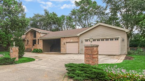 Photo of 3115 Duffy Lane, Riverwoods, IL 60015 (MLS # 12439539)