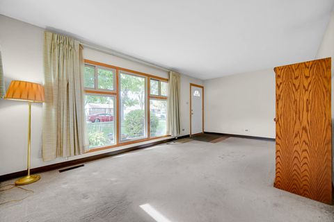 Tiny photo for 17913 Oakwood Avenue, Lansing, IL 60438 (MLS # 12480441)