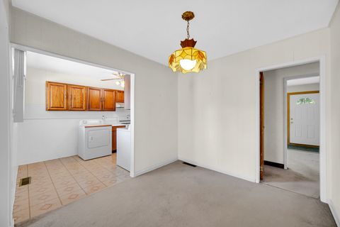 Tiny photo for 17913 Oakwood Avenue, Lansing, IL 60438 (MLS # 12480441)