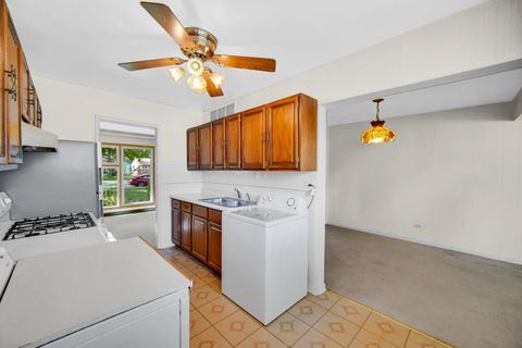 Tiny photo for 17913 Oakwood Avenue, Lansing, IL 60438 (MLS # 12480441)