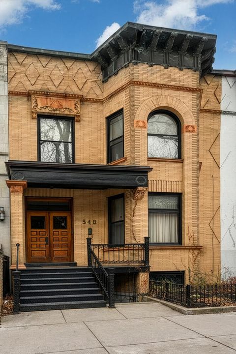 Photo of 548 W Oakdale Avenue, Chicago, IL 60657 (MLS # 12507397)