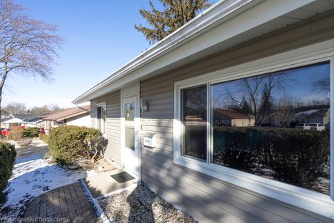 Tiny photo for 5615 Star Drive, Hanover Park, IL 60133 (MLS # 12551071)