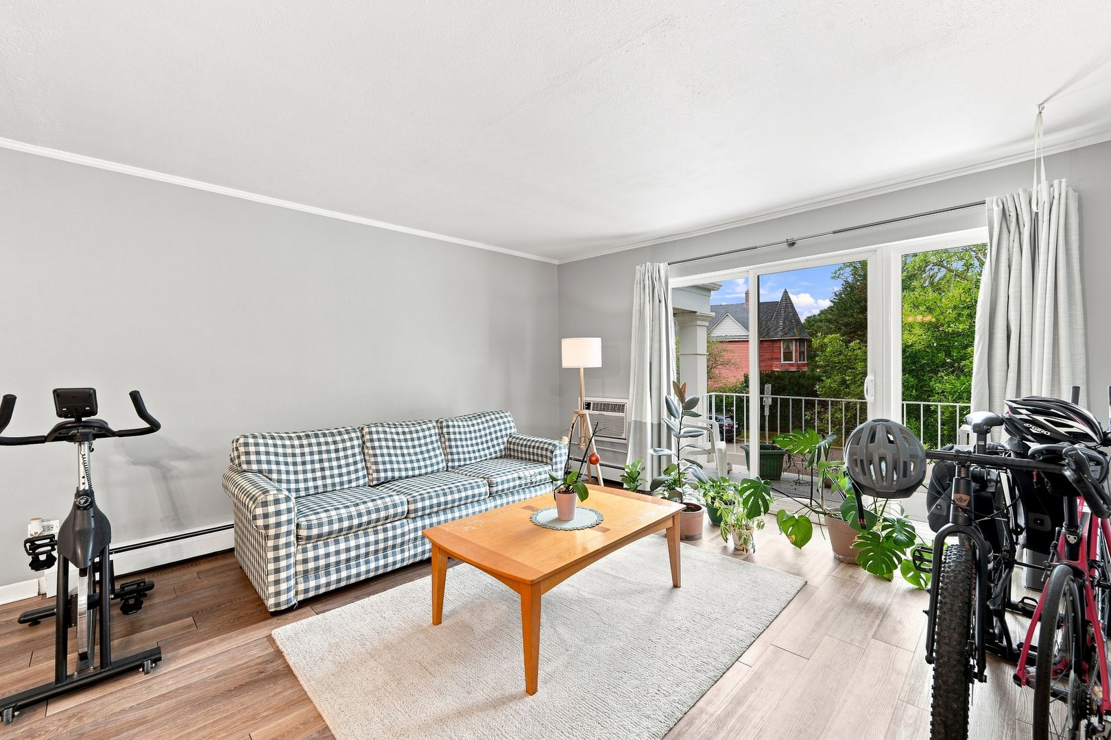 5115 Blodgett Avenue 213