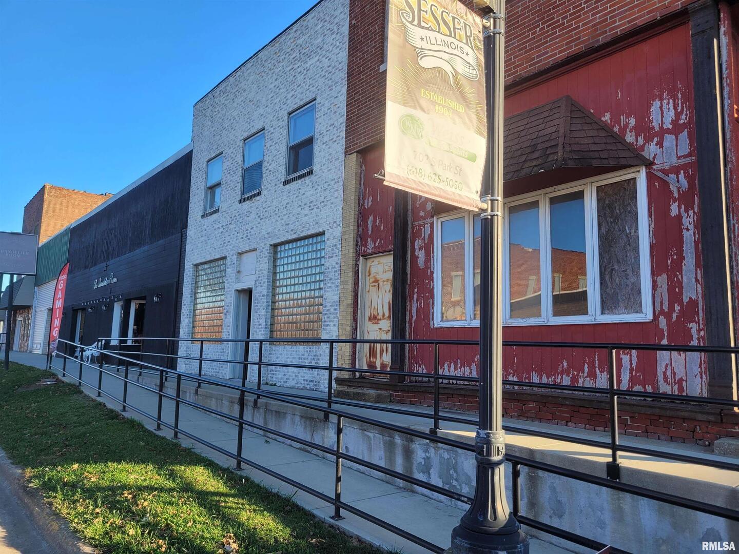 105 E FRANKLIN Street