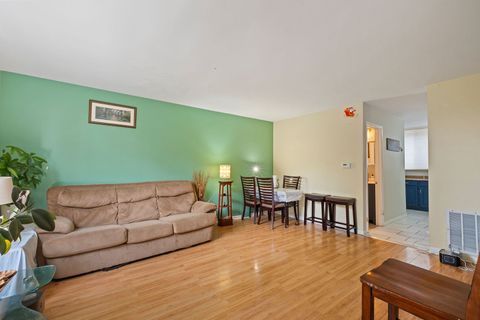Tiny photo for 1578 Woodland Avenue #D, Des Plaines, IL 60016 (MLS # 12487267)