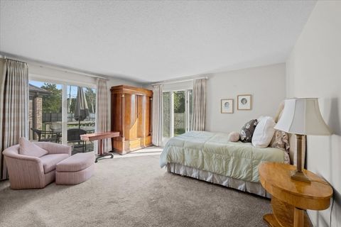 Tiny photo for 320 Buckthorn Circle, Northbrook, IL 60062 (MLS # 12478812)