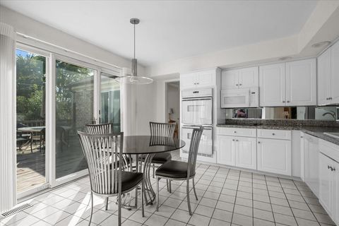 Tiny photo for 320 Buckthorn Circle, Northbrook, IL 60062 (MLS # 12478812)