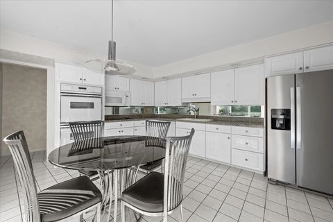 Tiny photo for 320 Buckthorn Circle, Northbrook, IL 60062 (MLS # 12478812)