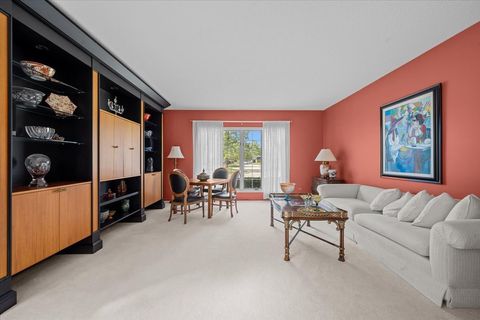 Tiny photo for 320 Buckthorn Circle, Northbrook, IL 60062 (MLS # 12478812)