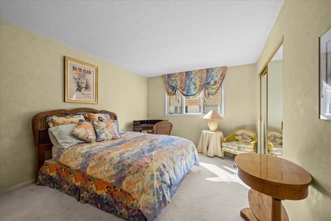 Tiny photo for 320 Buckthorn Circle, Northbrook, IL 60062 (MLS # 12478812)