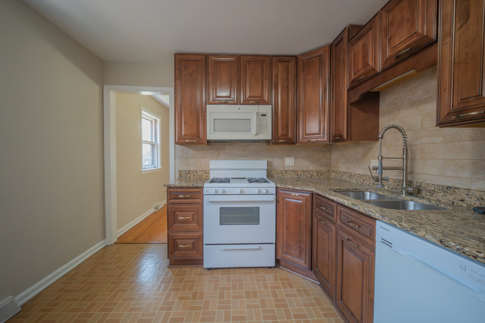 3039 Sarah Street