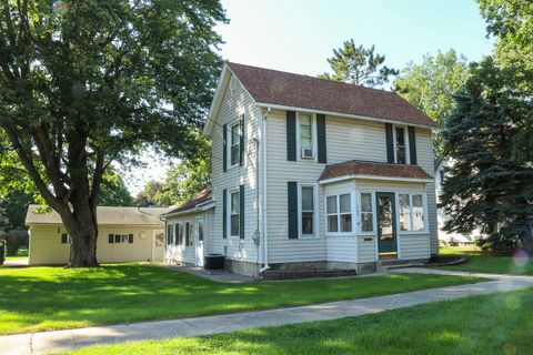 Photo of 303 S Grape Street, Morrison, IL 61270 (MLS # 12454938) Photo of 303 S Grape Street, Morrison, IL 61270 (MLS # 12454938)