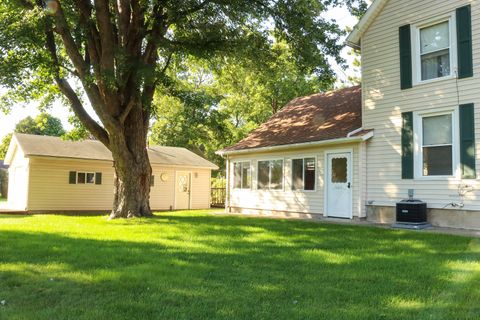Tiny photo for 303 S Grape Street, Morrison, IL 61270 (MLS # 12454938)