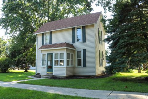Tiny photo for 303 S Grape Street, Morrison, IL 61270 (MLS # 12454938)