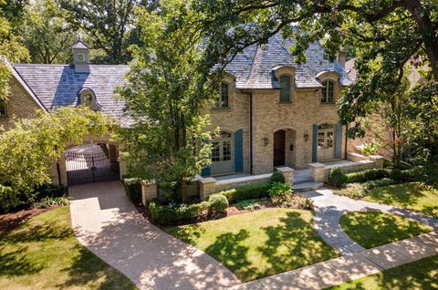 A home in Park Ridge