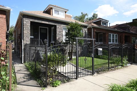 Photo of 411 N Leamington Avenue, Chicago, IL 60644 (MLS # 12518689)
