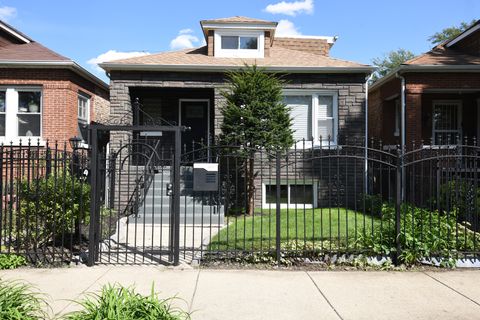 Tiny photo for 411 N Leamington Avenue, Chicago, IL 60644 (MLS # 12518689)