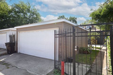 Tiny photo for 411 N Leamington Avenue, Chicago, IL 60644 (MLS # 12518689)