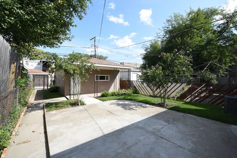 Tiny photo for 411 N Leamington Avenue, Chicago, IL 60644 (MLS # 12518689)