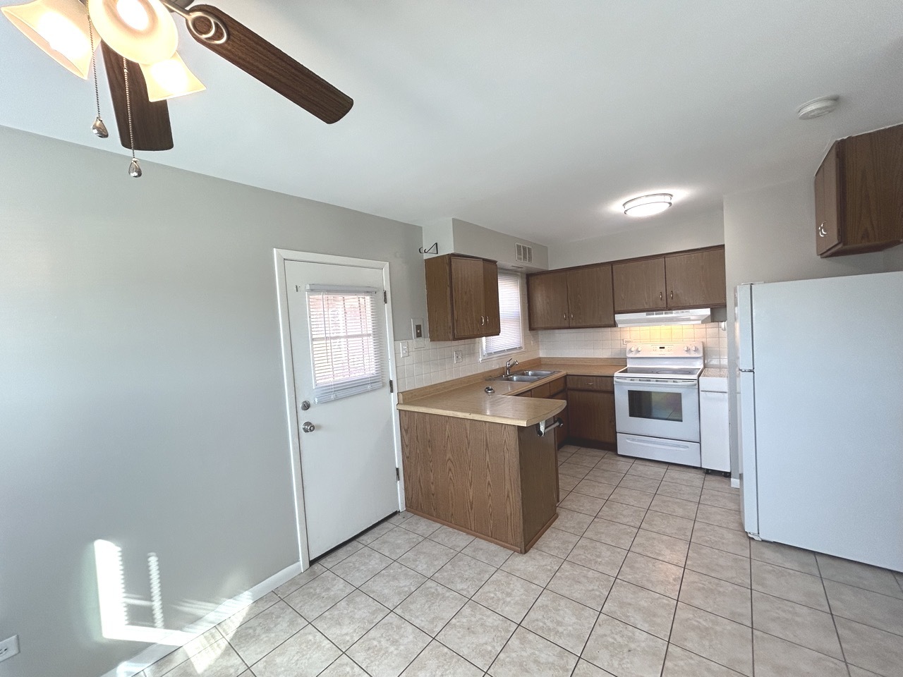 12725 S Saginaw Avenue