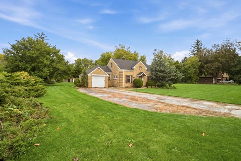 Tiny photo for 300 E Camp McDonald Road, Prospect Heights, IL 60070 (MLS # 12789417)