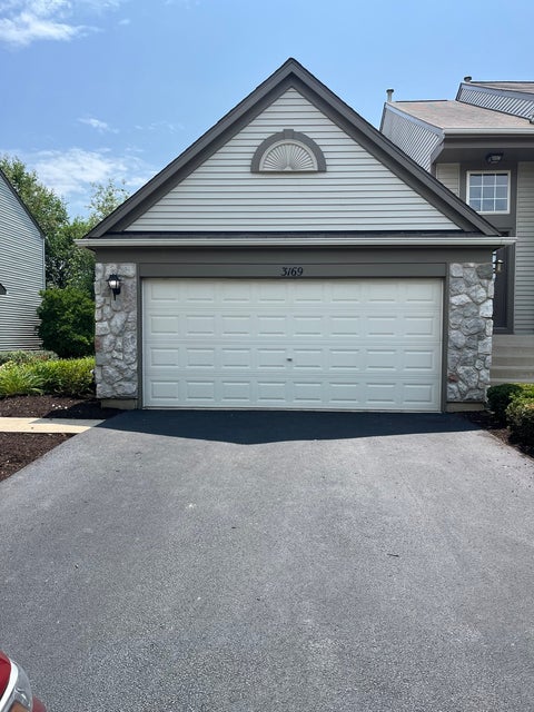 Photo of 3169 Bromley Lane, Aurora, IL 60502 (MLS # 12788052)