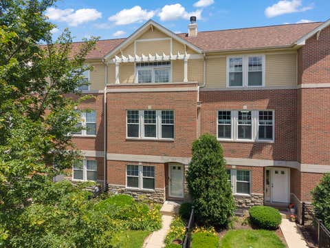 Photo of 231 N West Street #0, Wheaton, IL 60187 (MLS # 12720641)
