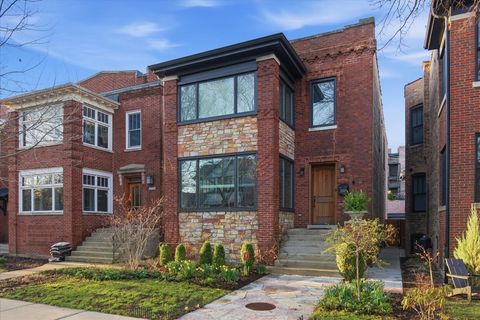 Photo of 2733 W Agatite Avenue, Chicago, IL 60625 (MLS # 12610148)
