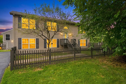 Photo of 1379 Cary Road, Algonquin, IL 60102 (MLS # 12772683)
