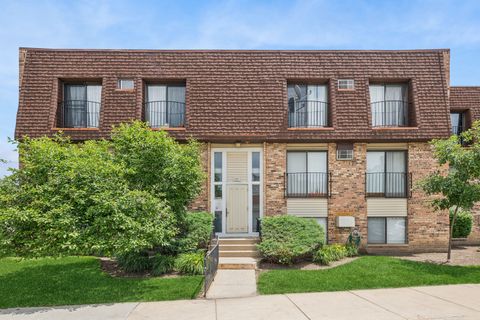 Photo of 175 N Waters Edge Drive #201, Glendale Heights, IL 60139 (MLS # 12691204)