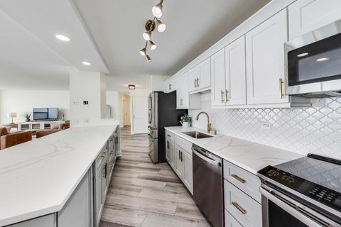 Tiny photo for 940 W Glenlake Avenue #19C, Chicago, IL 60660 (MLS # 12441792)