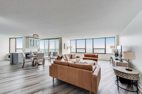 Tiny photo for 940 W Glenlake Avenue #19C, Chicago, IL 60660 (MLS # 12441792)