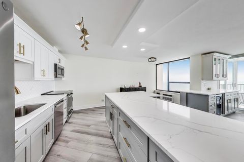 Tiny photo for 940 W Glenlake Avenue #19C, Chicago, IL 60660 (MLS # 12441792)
