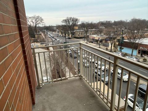 Tiny photo for 6000 N Cicero Avenue #301, Chicago, IL 60646 (MLS # 12575403)
