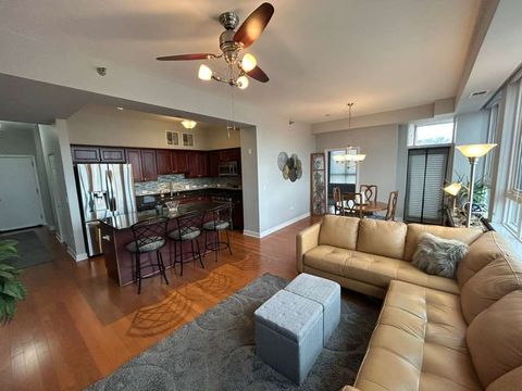 Tiny photo for 6000 N Cicero Avenue #301, Chicago, IL 60646 (MLS # 12575403)